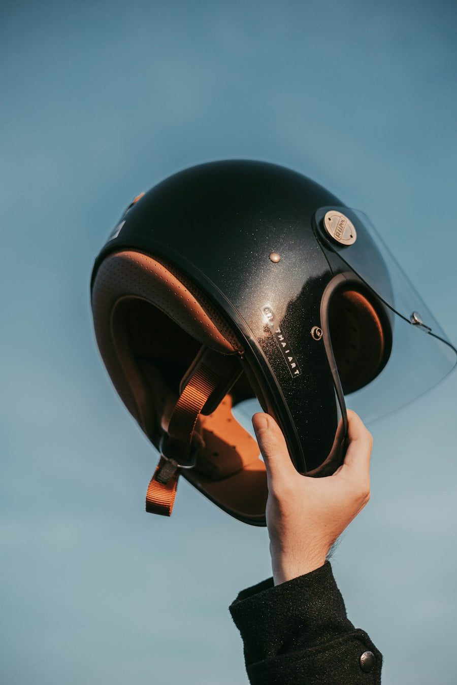 Casque moto — bouchons d’oreilles MotoQuiet Dravem pour atténuer le bruit du vent sous casque.